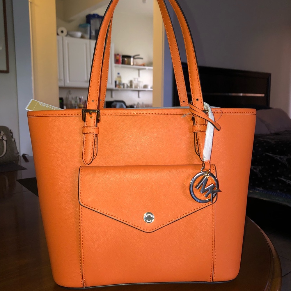 New MK Leather Tote 🔥✨ Great Deal 🤑